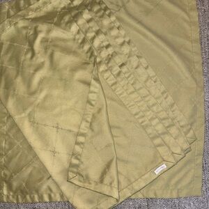 SFERRA Olive Green Table Napkins. (Set of 4)